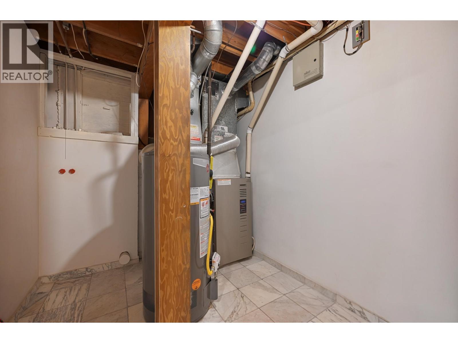 24089 Lougheed Highway Property Photo 36