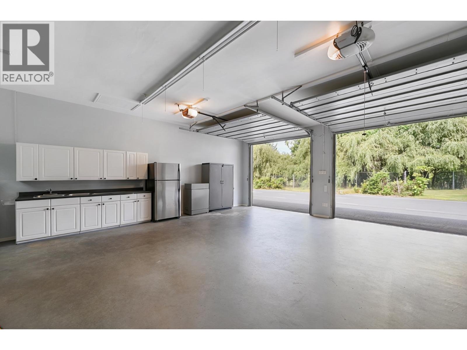 24089 Lougheed Highway Property Photo 38
