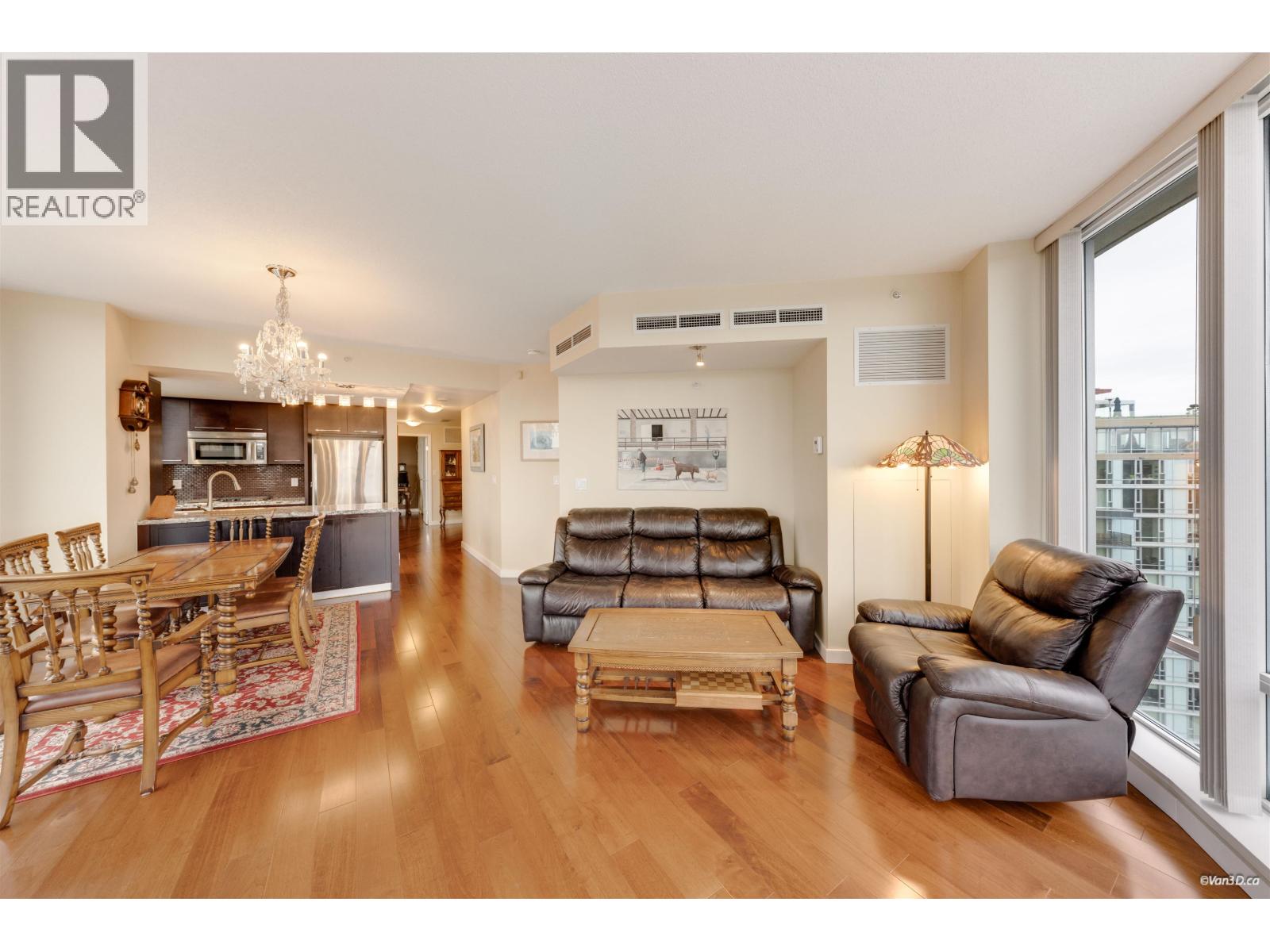 2705 918 Cooperage Way Property Photo 5