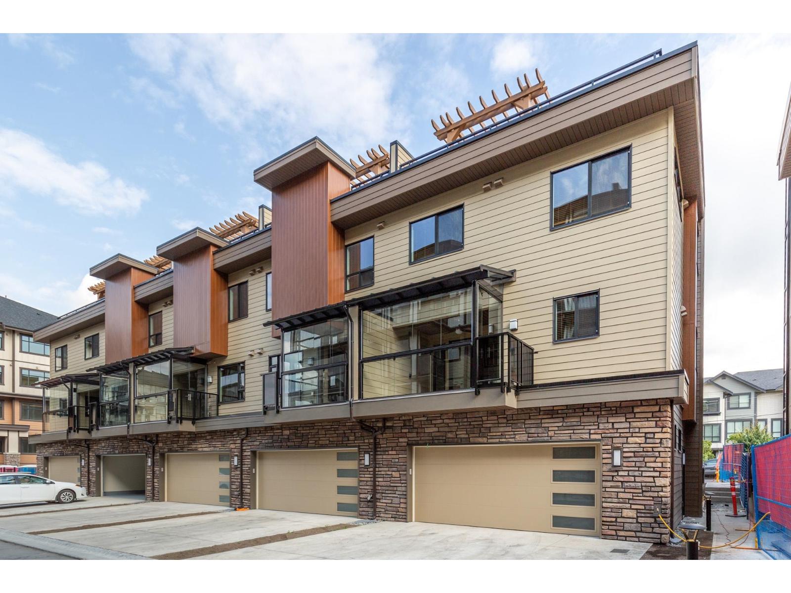 5 8567 204 Street Property Photo 1
