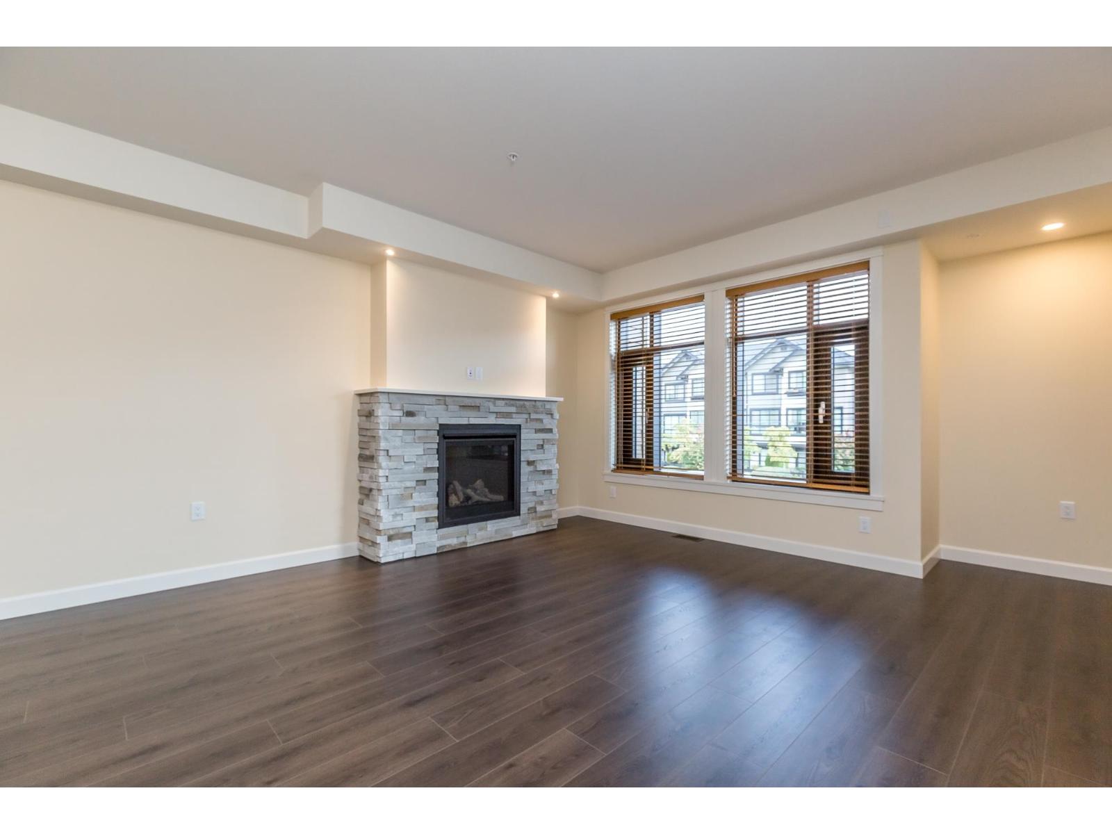 5 8567 204 Street Property Photo 7