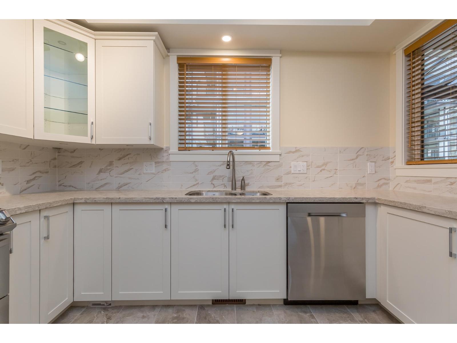 5 8567 204 Street Property Photo 16