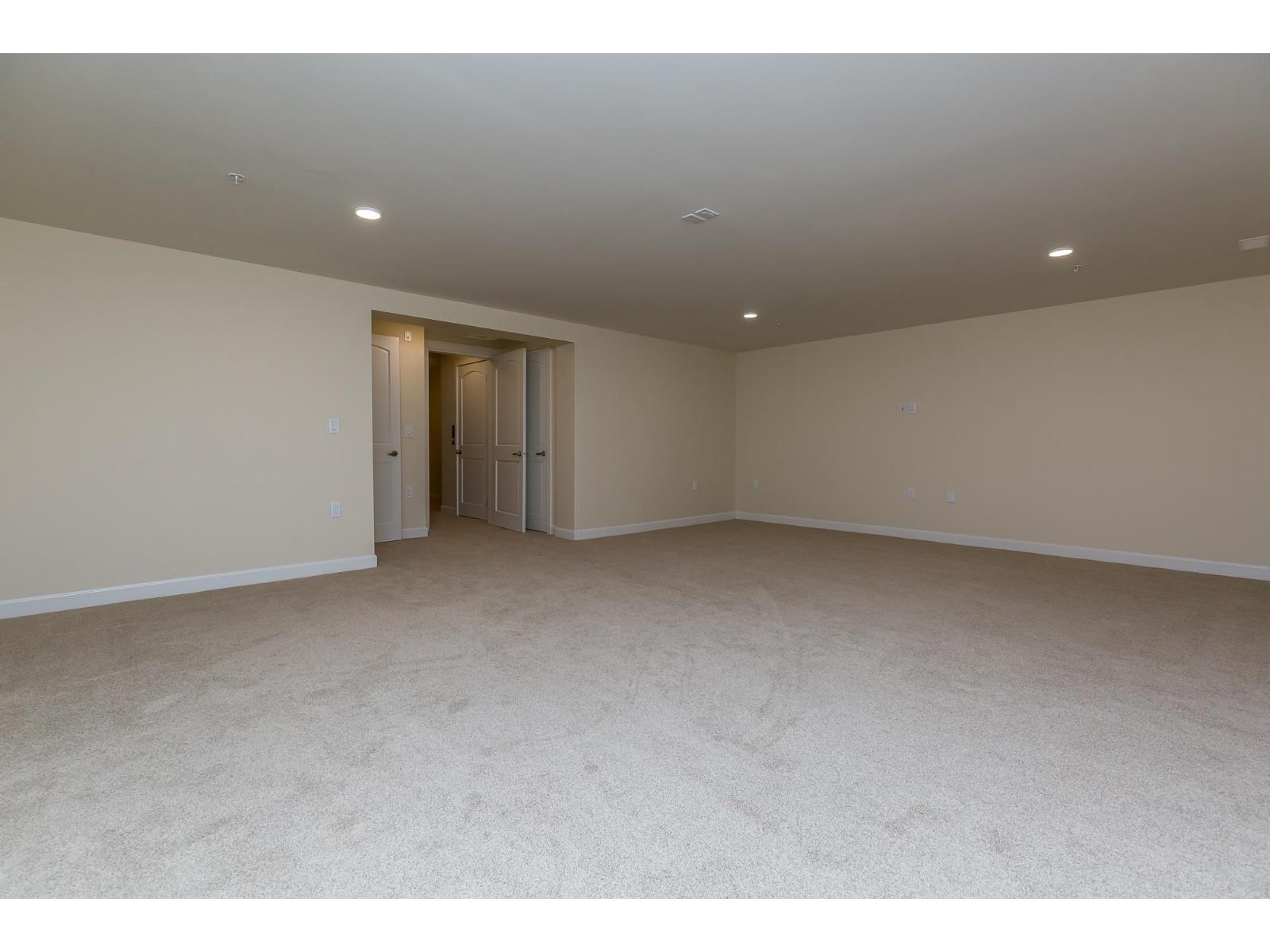 5 8567 204 Street Property Photo 34