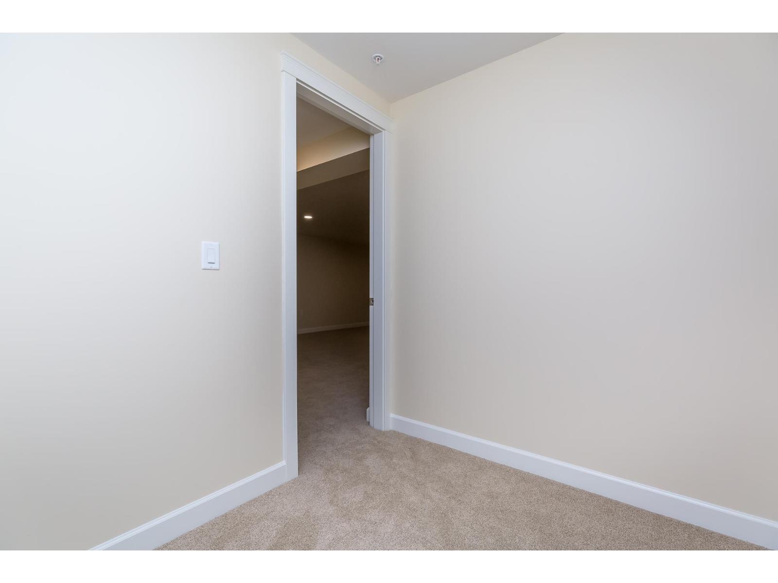 5 8567 204 Street Property Photo 35