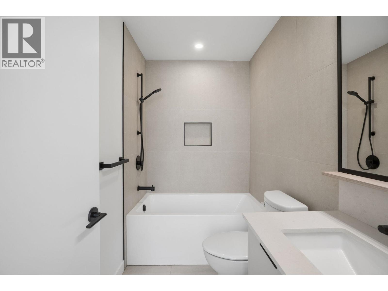 513 623 Kemsley Avenue Property Photo 18