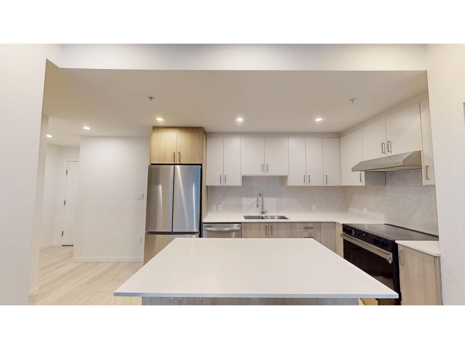 110 13838 108 Avenue Property Photo 1