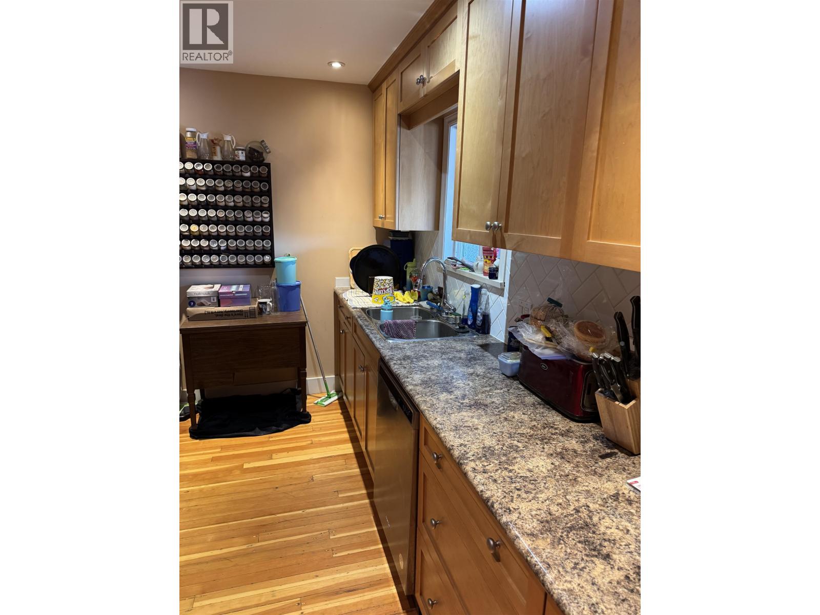 833 Scott Street Property Photo 5