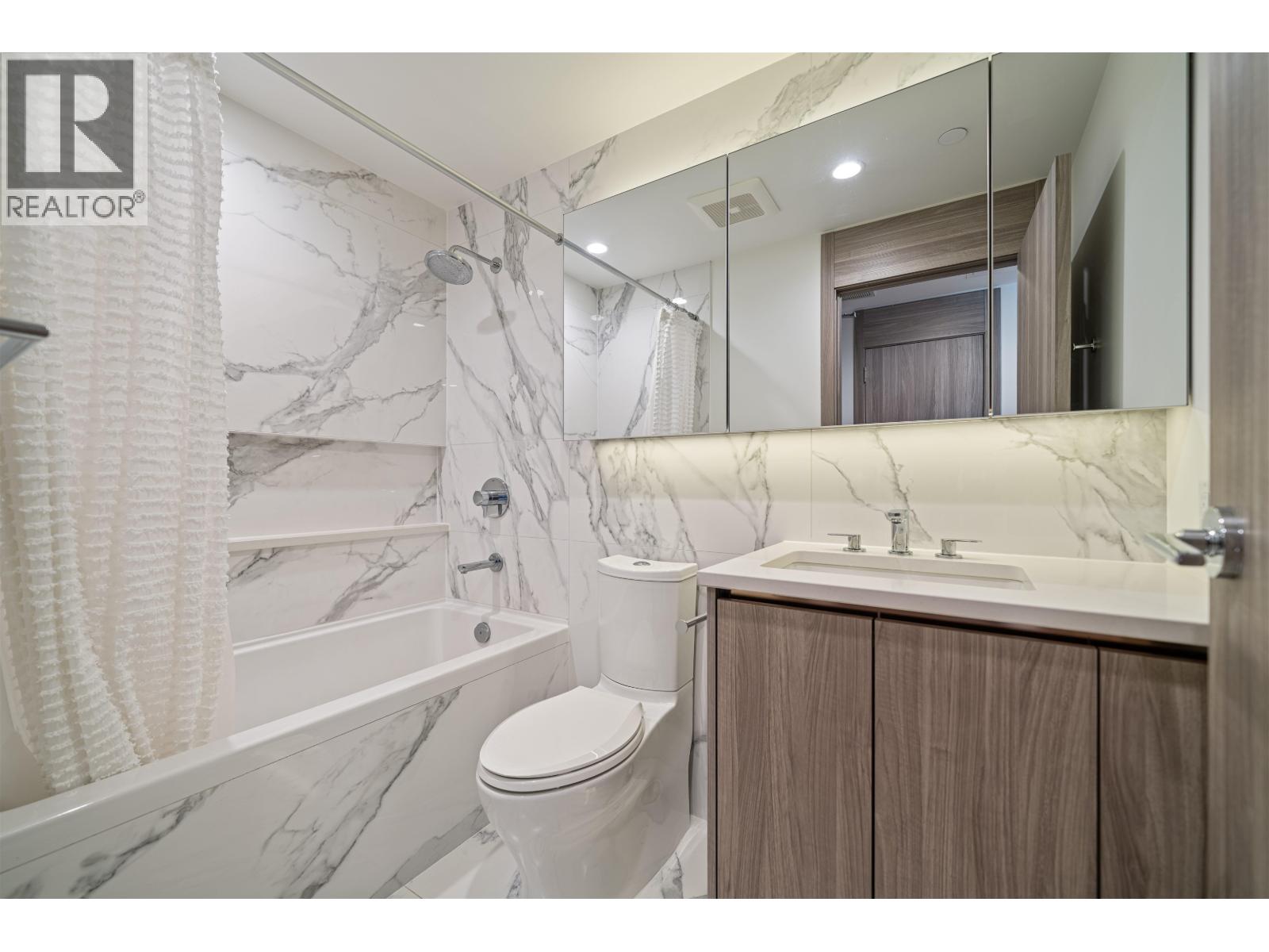 505 4890 Lougheed Highway Property Photo 4