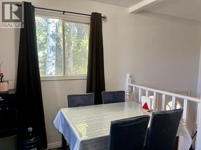 5208 43 Street Property Photo 3