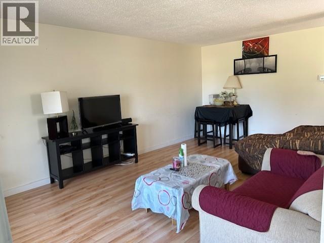 5208 43 Street Property Photo 17