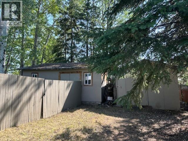 5208 43 Street Property Photo 29