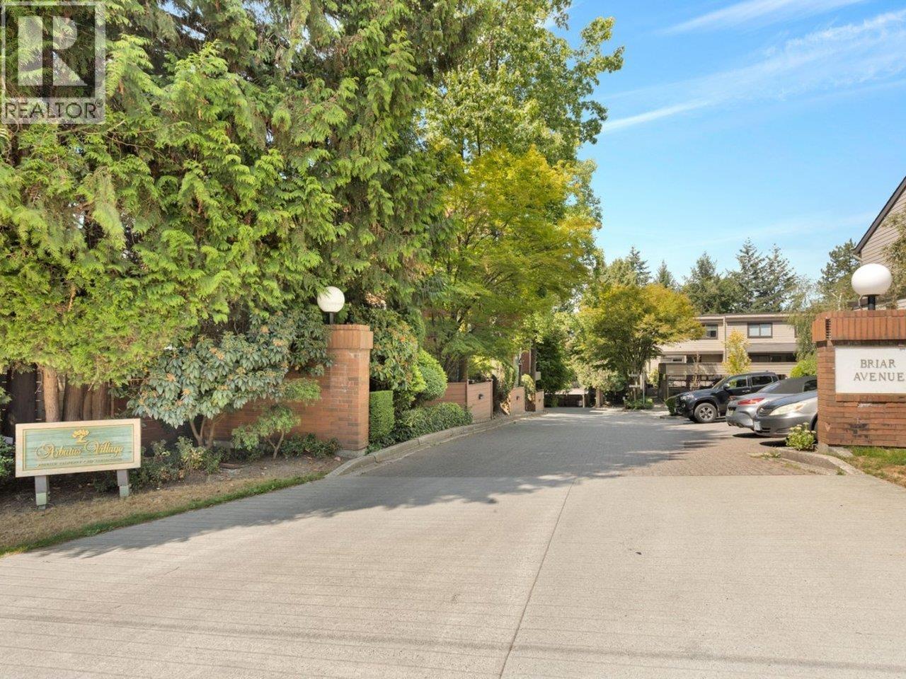 206 2140 Briar Avenue Property Photo 1
