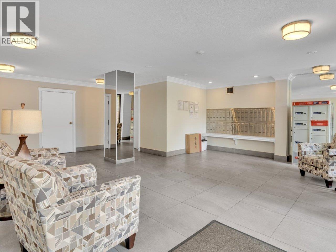 206 2140 Briar Avenue Property Photo 3