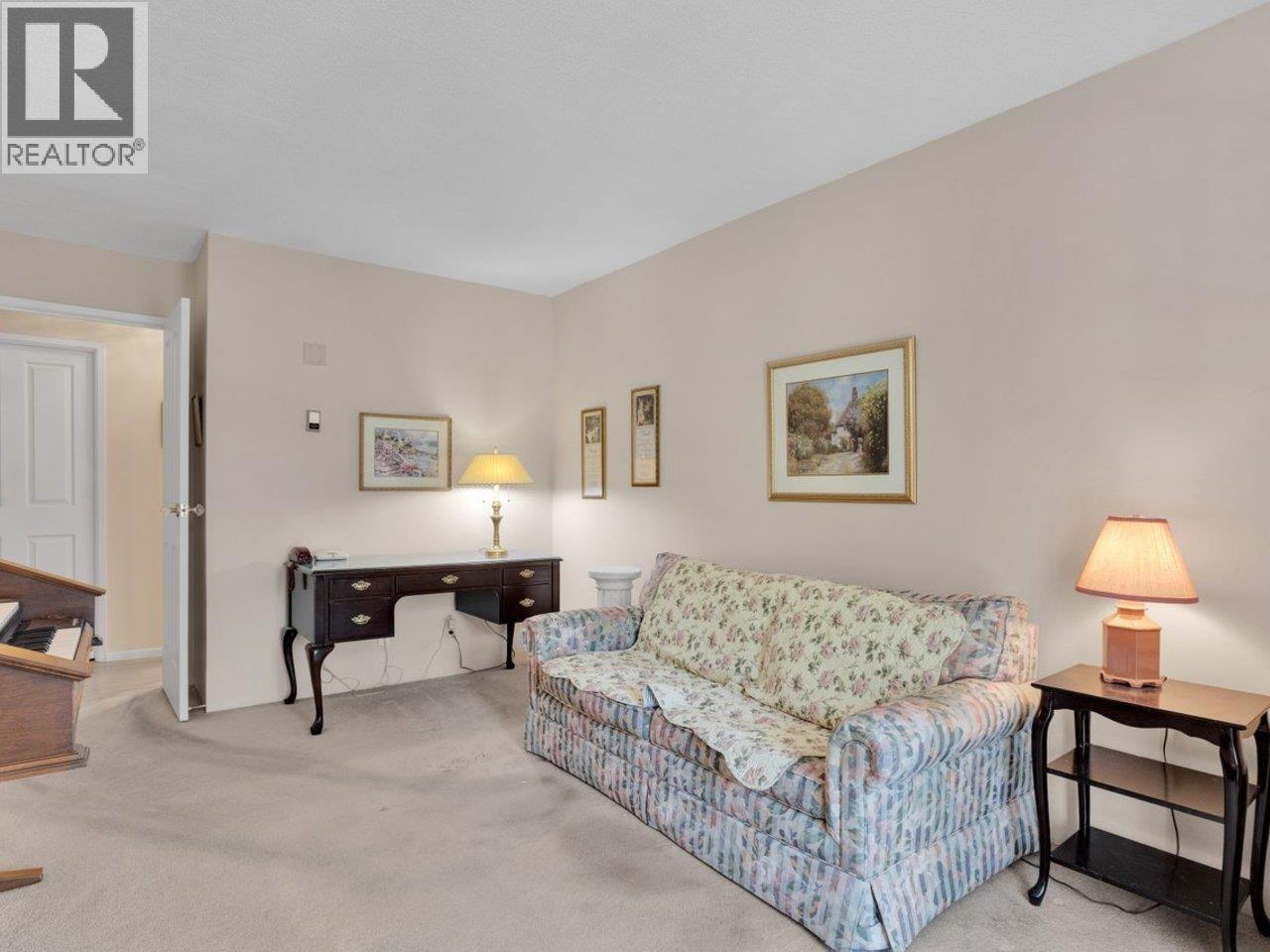 206 2140 Briar Avenue Property Photo 9