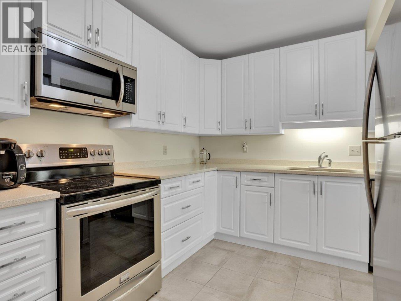 206 2140 Briar Avenue Property Photo 25