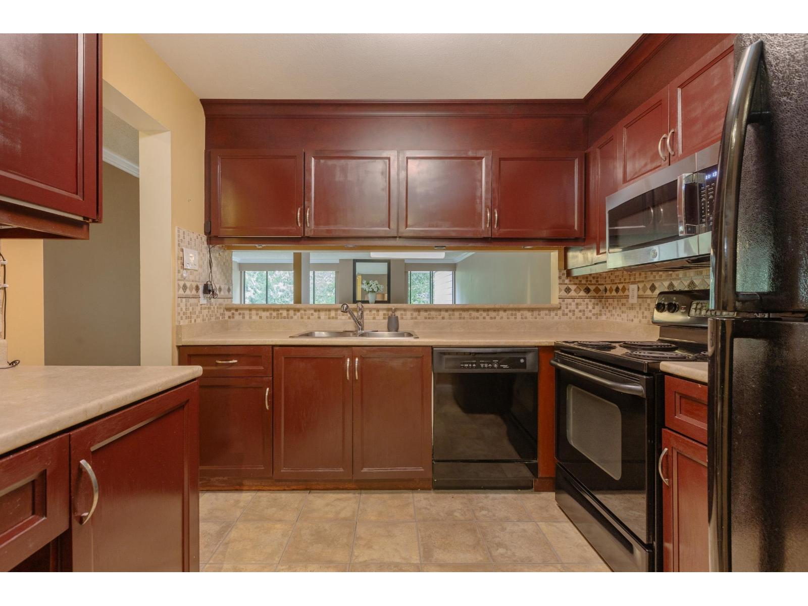 211 15282 19 Avenue Property Photo 13