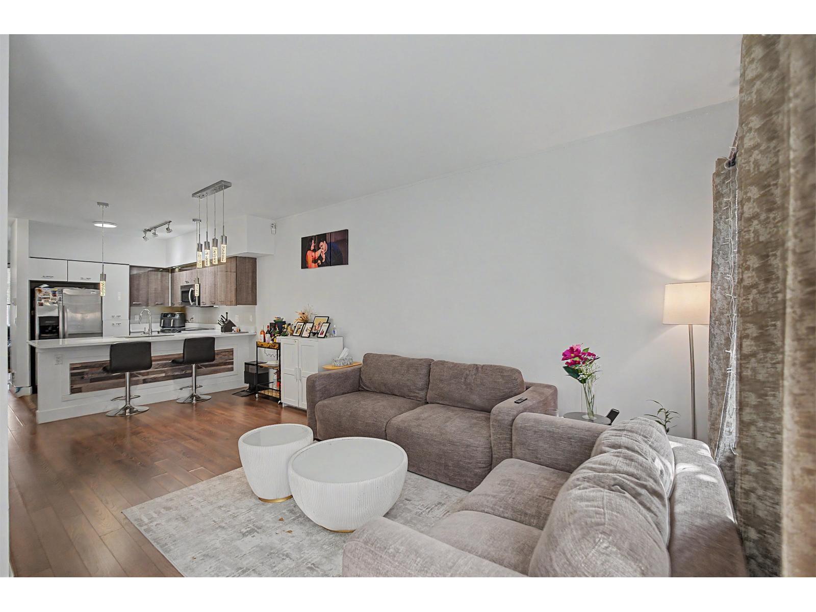 100 6299 144 Street Property Photo 6