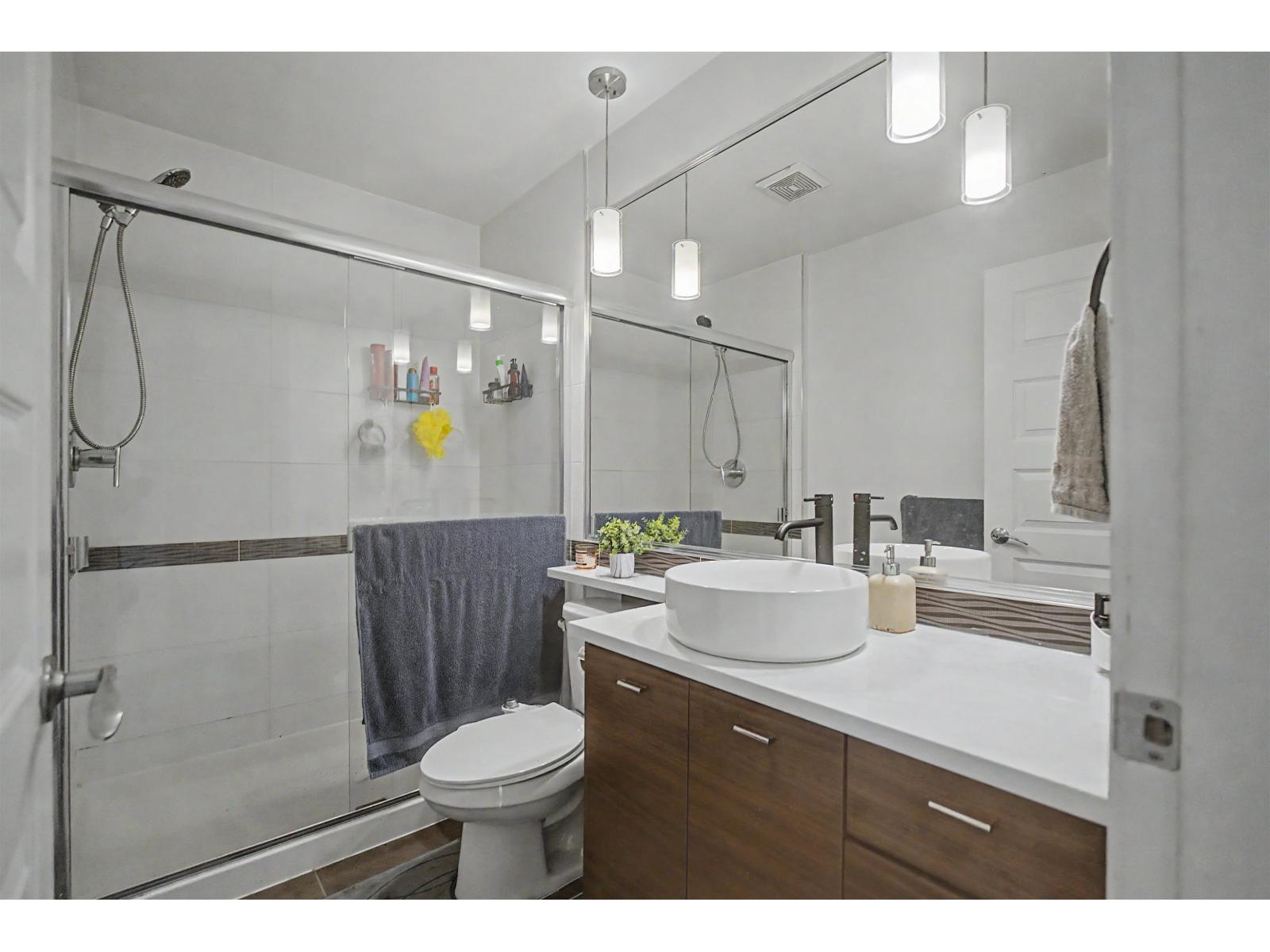 100 6299 144 Street Property Photo 17