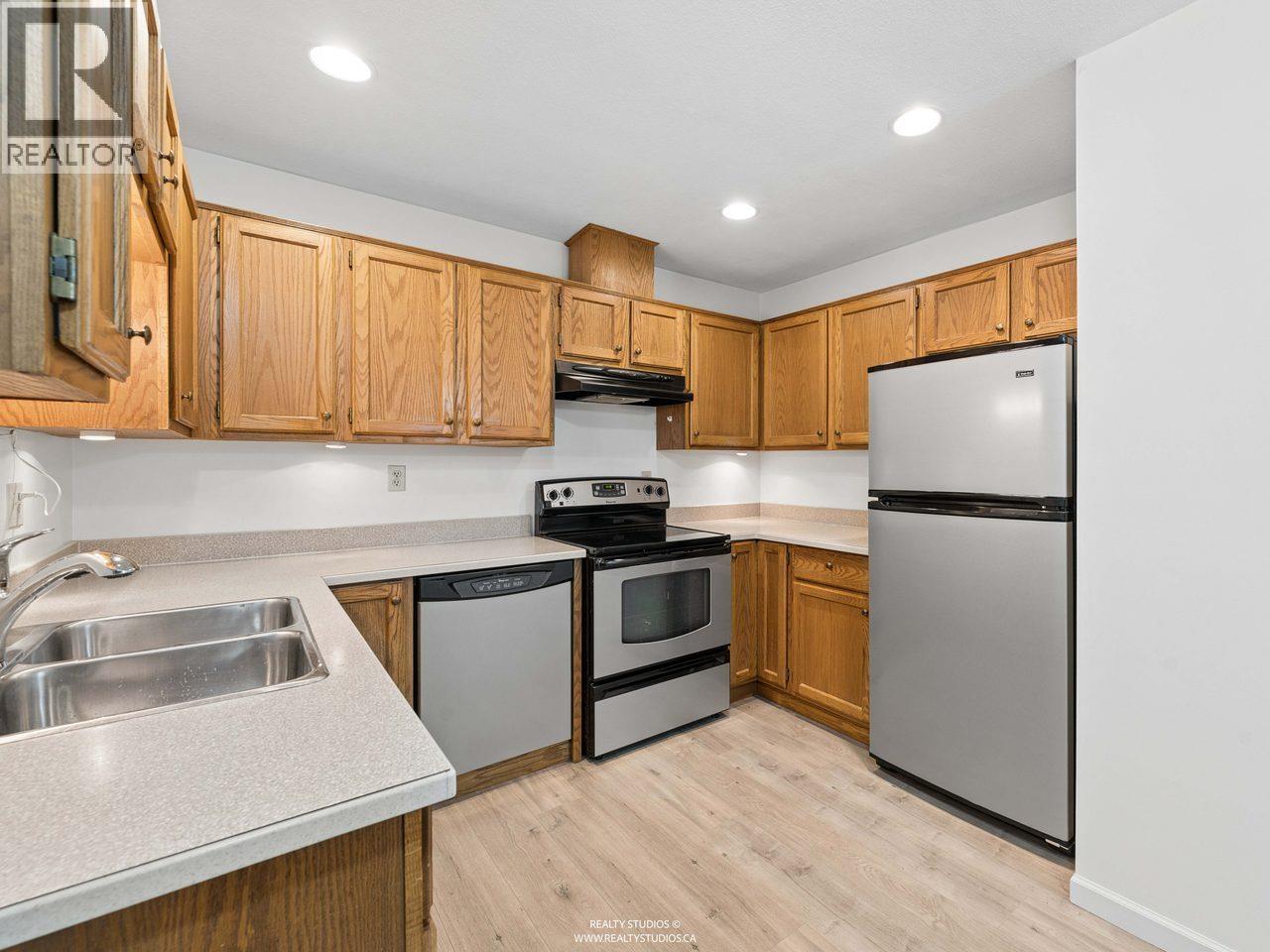 9 1328 Brunette Avenue Property Photo 7
