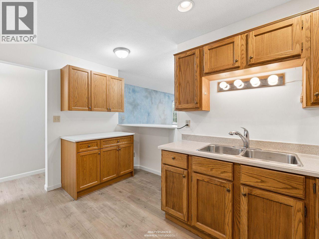 9 1328 Brunette Avenue Property Photo 8