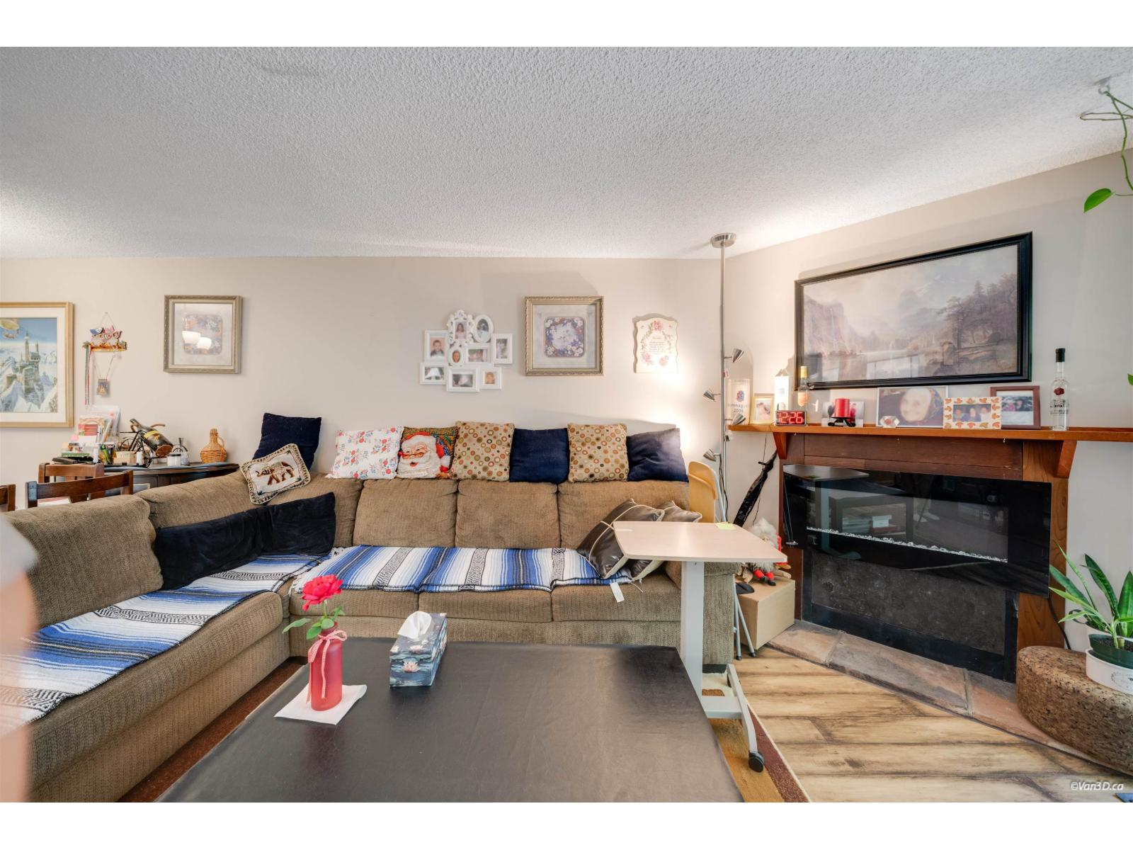 14828 Holly Park Lane Property Photo 2