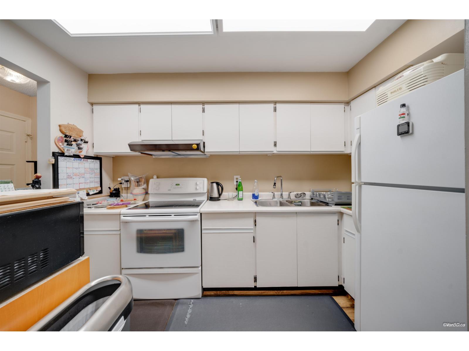 14828 Holly Park Lane Property Photo 11