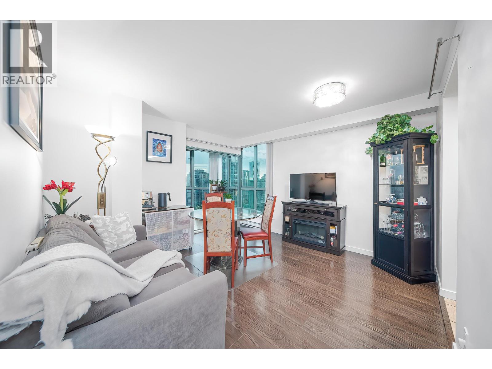 2303 1188 Howe Street Property Photo 6