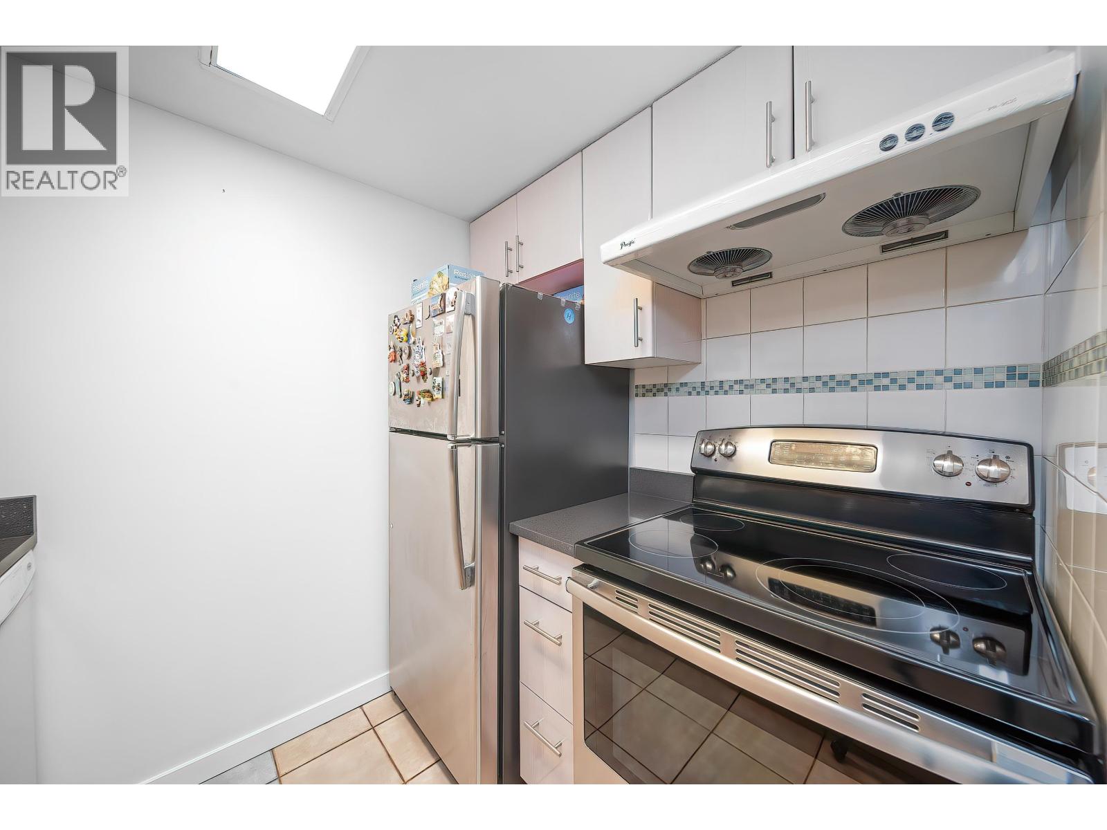 2303 1188 Howe Street Property Photo 11