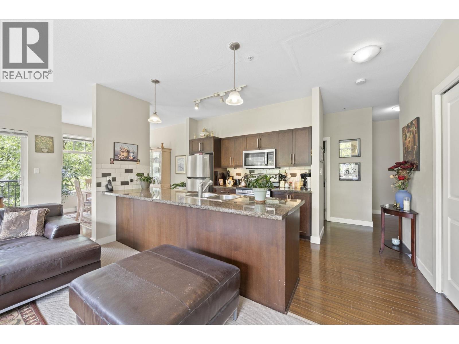 211 2353 Marpole Avenue Property Photo 4