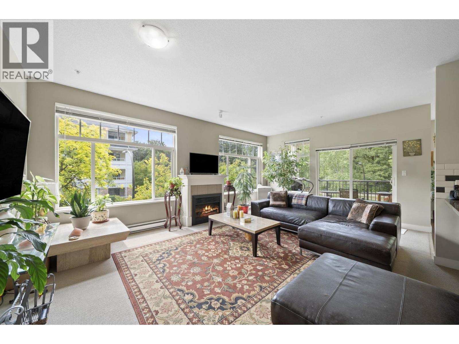 211 2353 Marpole Avenue Property Photo 8