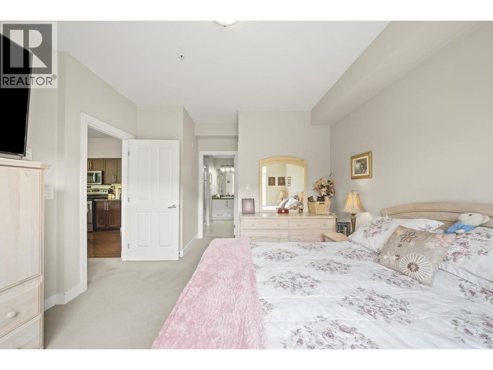 211 2353 Marpole Avenue Property Photo 17