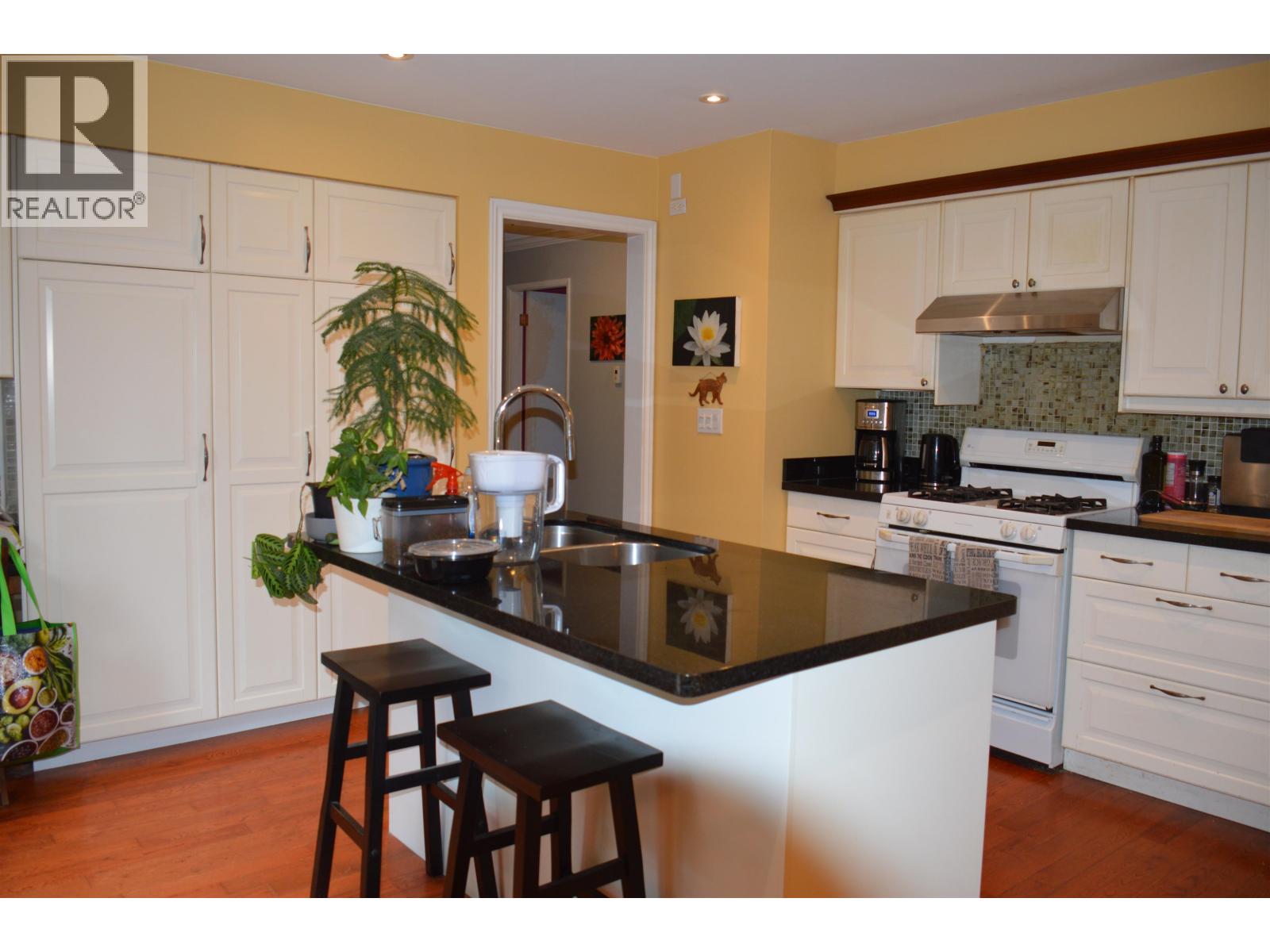 5280 1 Avenue Property Photo 13