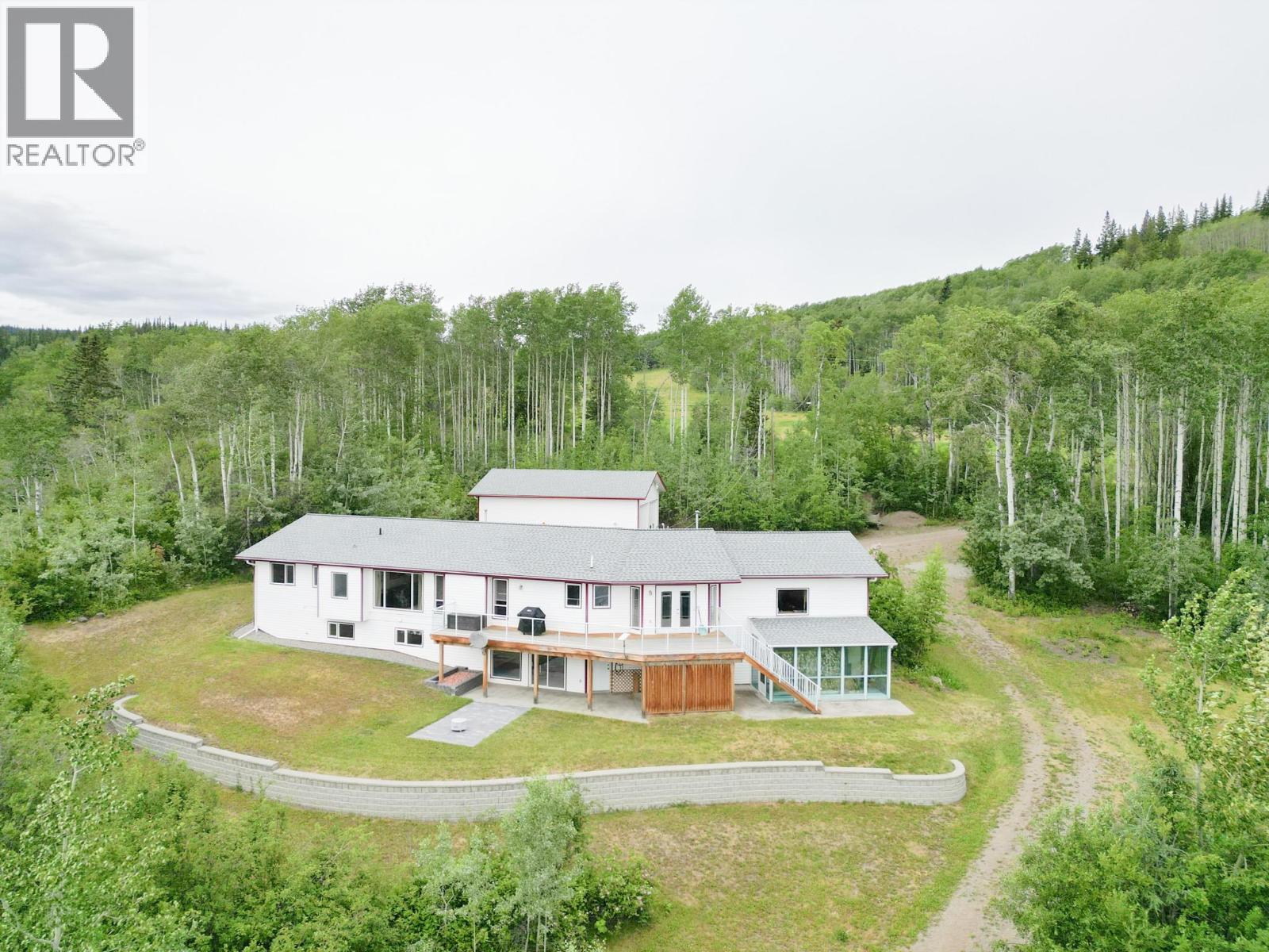 19583 Colleymount Road Photo de la propriété 1