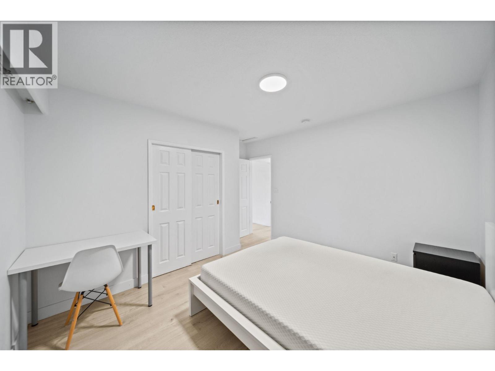4831 Cambridge Street Property Photo 17