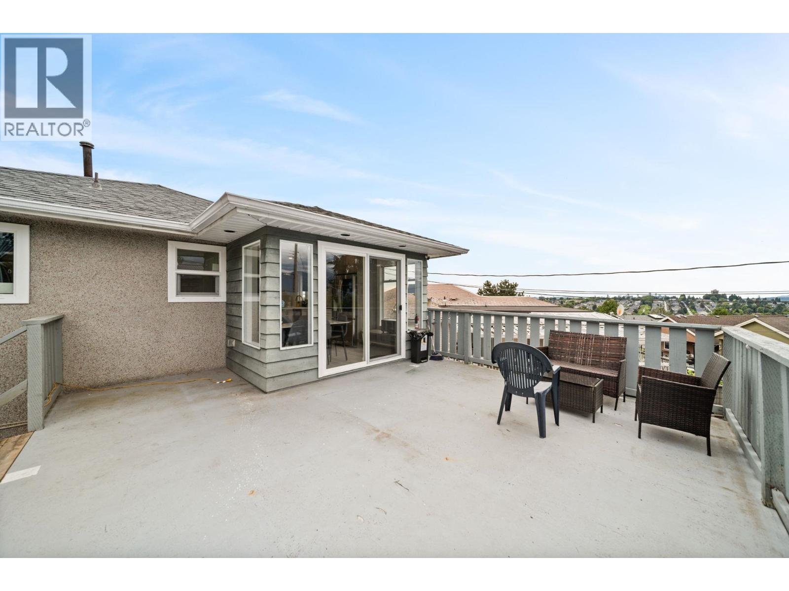 4831 Cambridge Street Property Photo 23