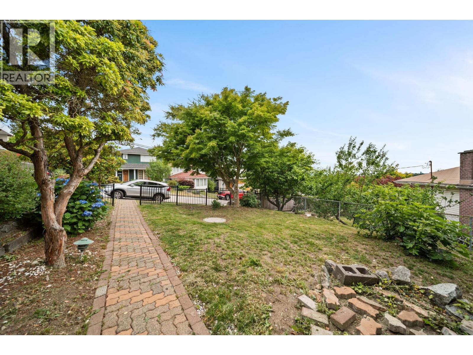 4831 Cambridge Street Property Photo 34