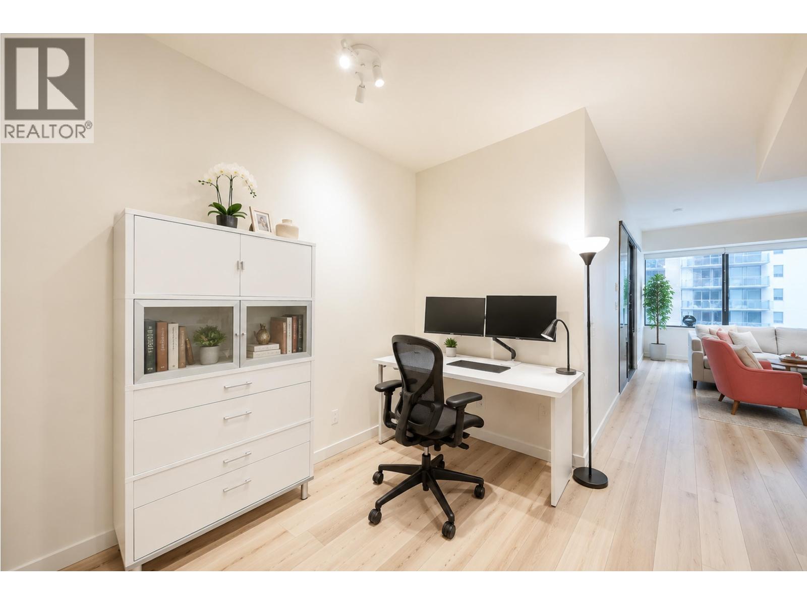 915 1333 W Georgia Street Property Photo 6