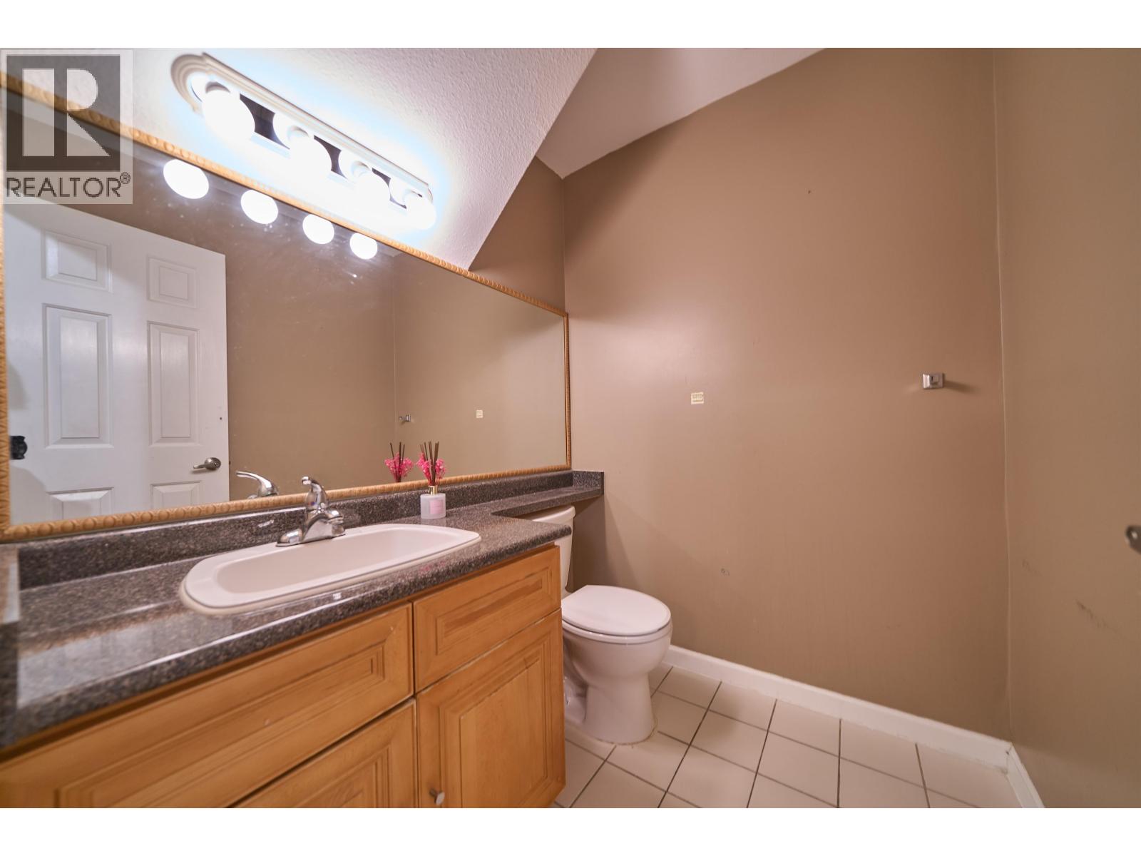 4 9700 Blundell Road Property Photo 11