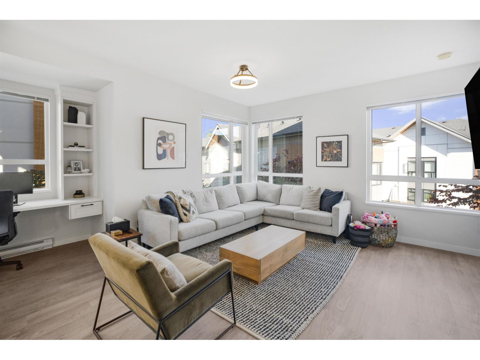 60 15151 Edmund Drive Property Photo 1