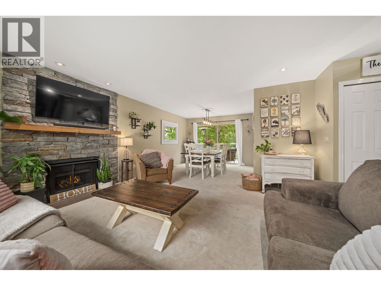 175 1140 Castle Crescent Property Photo 7