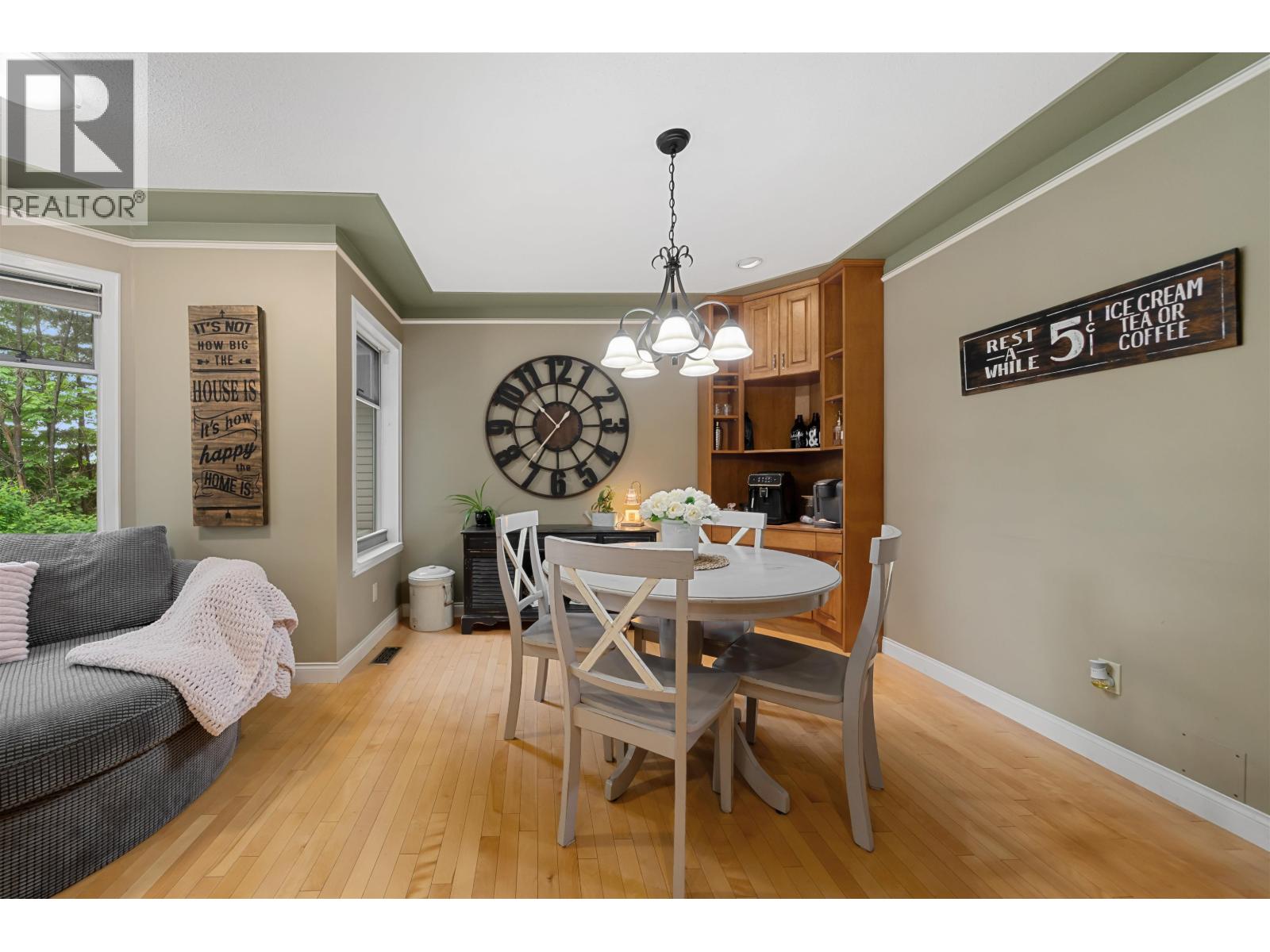 175 1140 Castle Crescent Property Photo 14