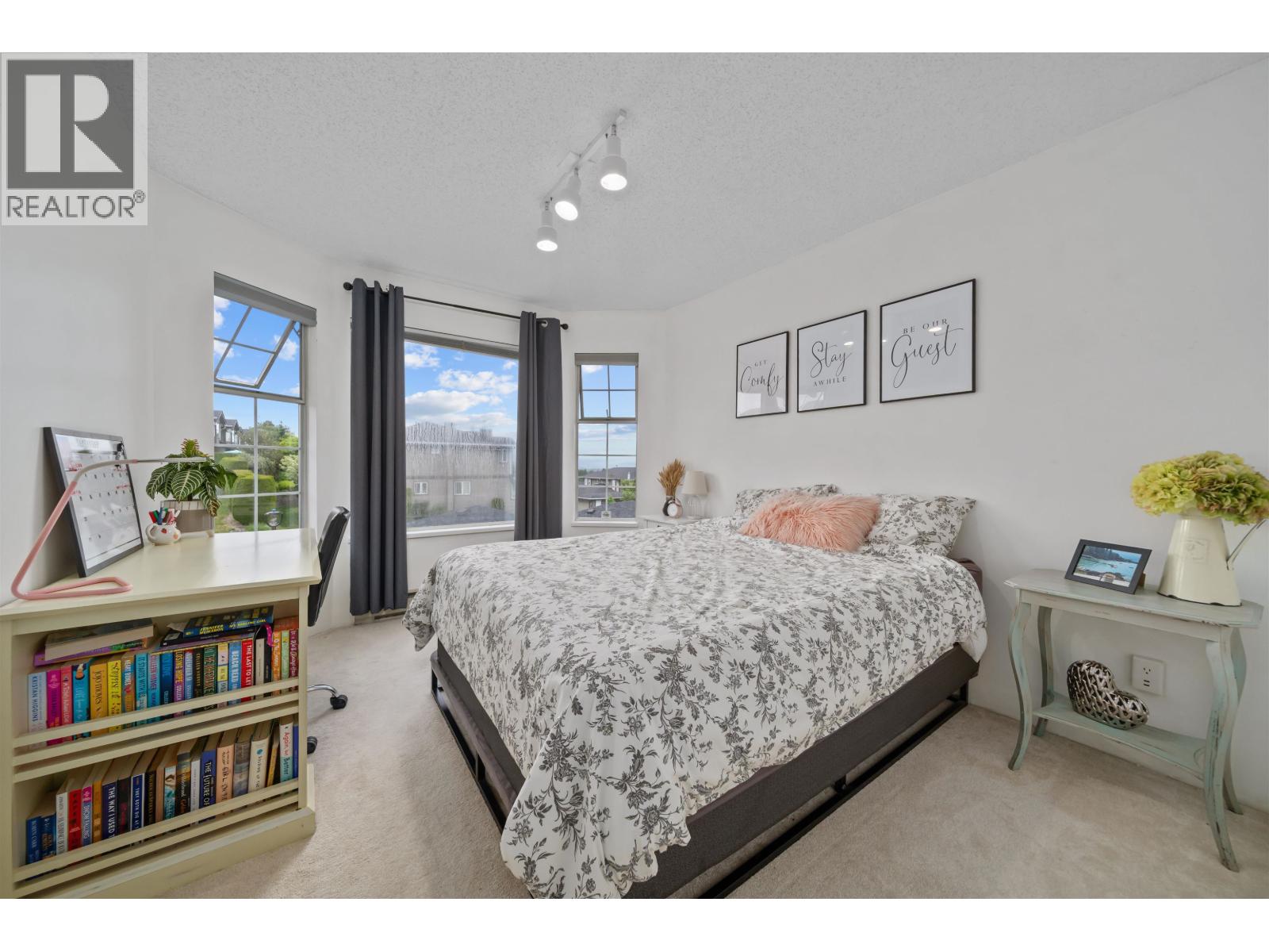 175 1140 Castle Crescent Property Photo 19