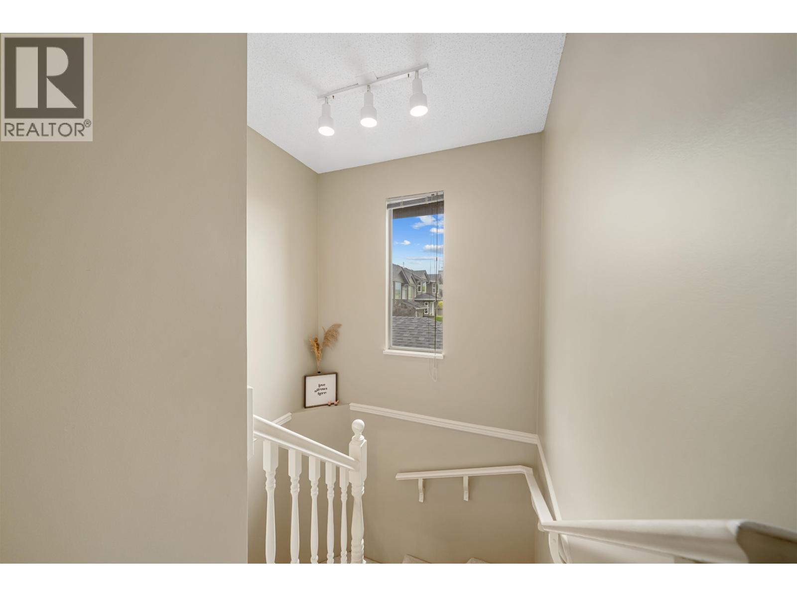 175 1140 Castle Crescent Property Photo 24