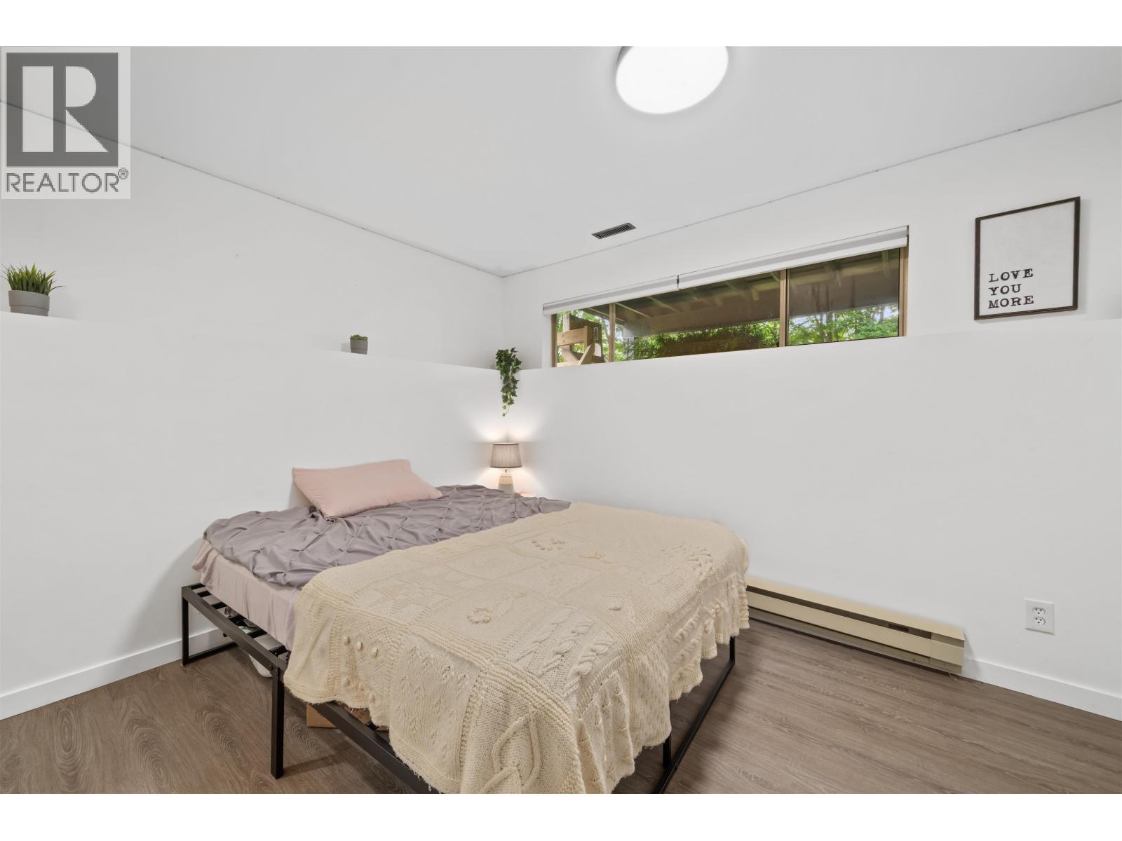 175 1140 Castle Crescent Property Photo 27