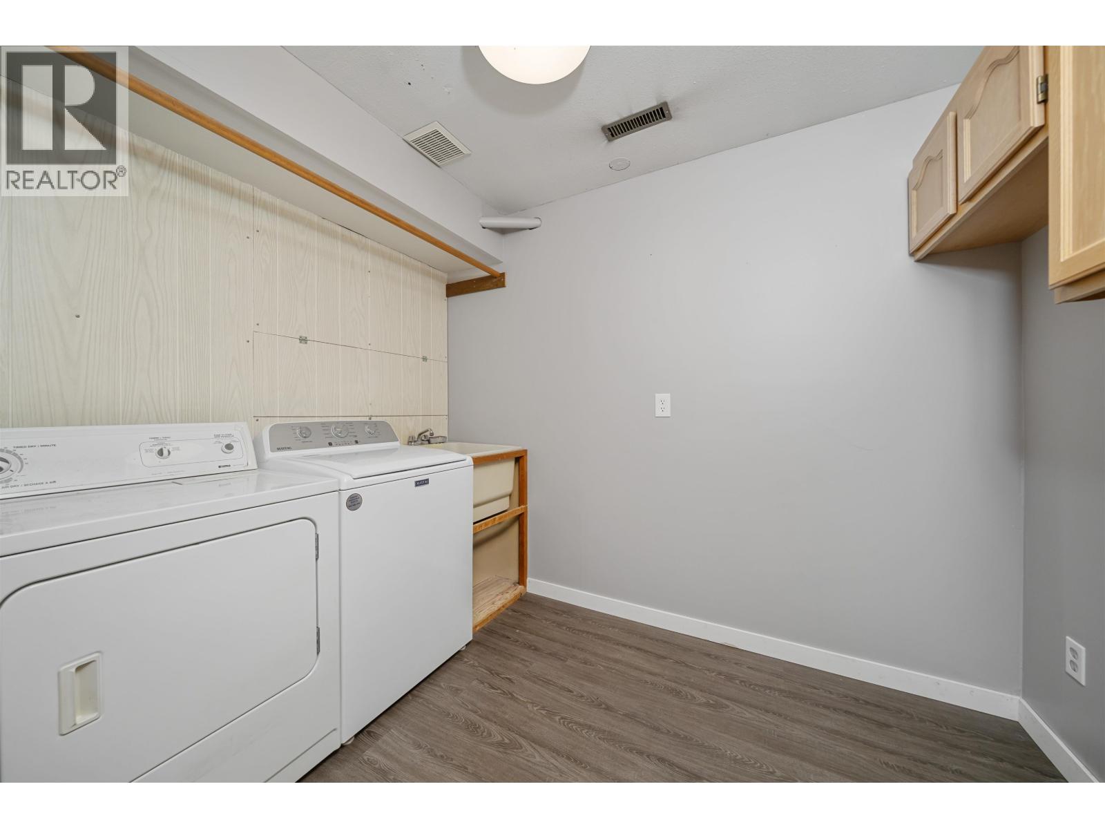 175 1140 Castle Crescent Property Photo 28