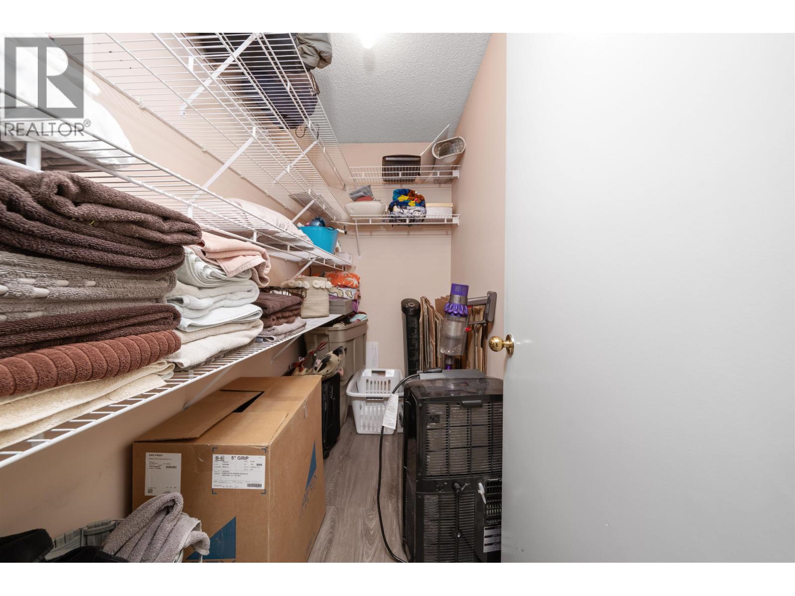 175 1140 Castle Crescent Property Photo 31