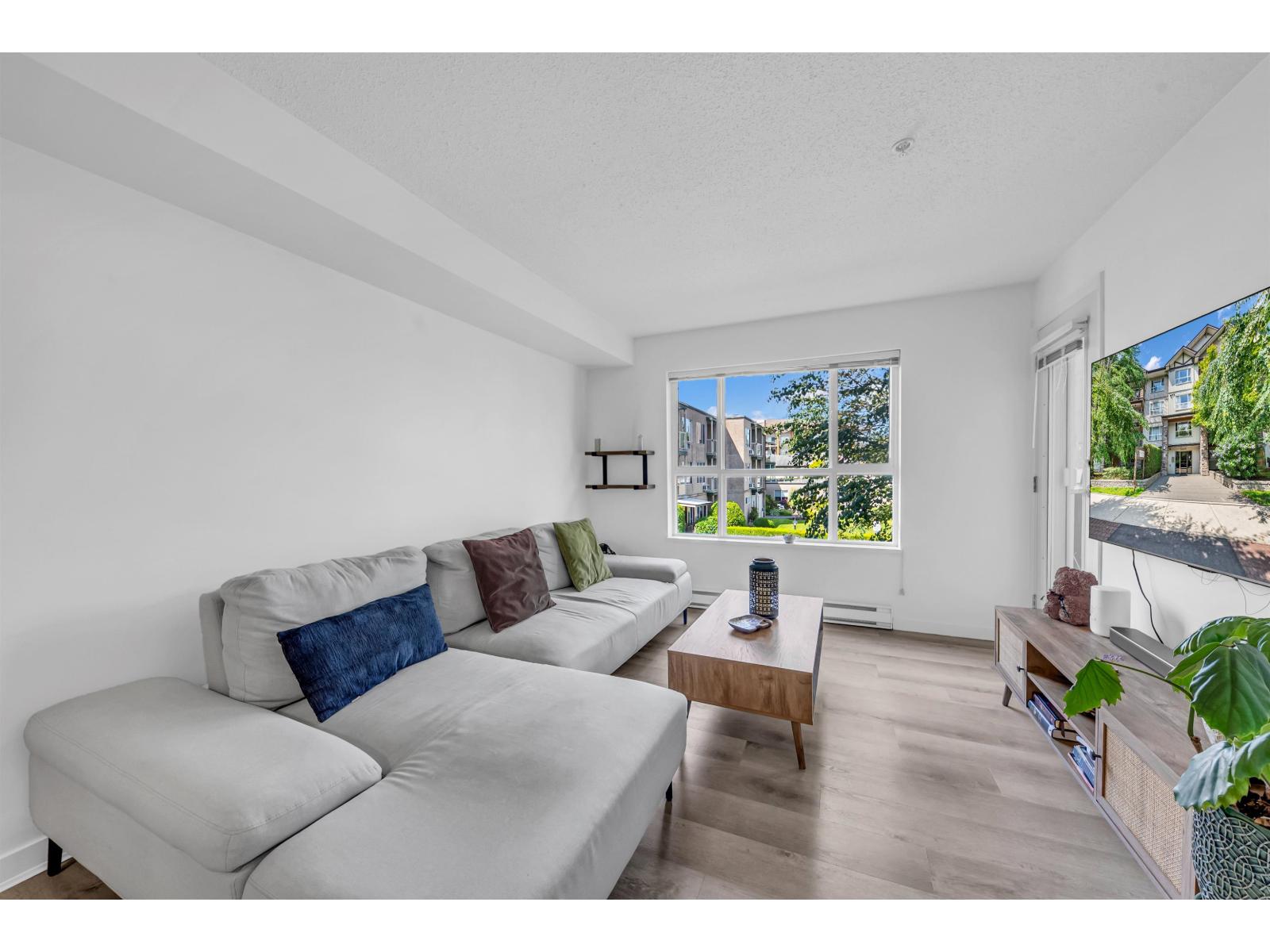 209 5465 203 Street Property Photo 4