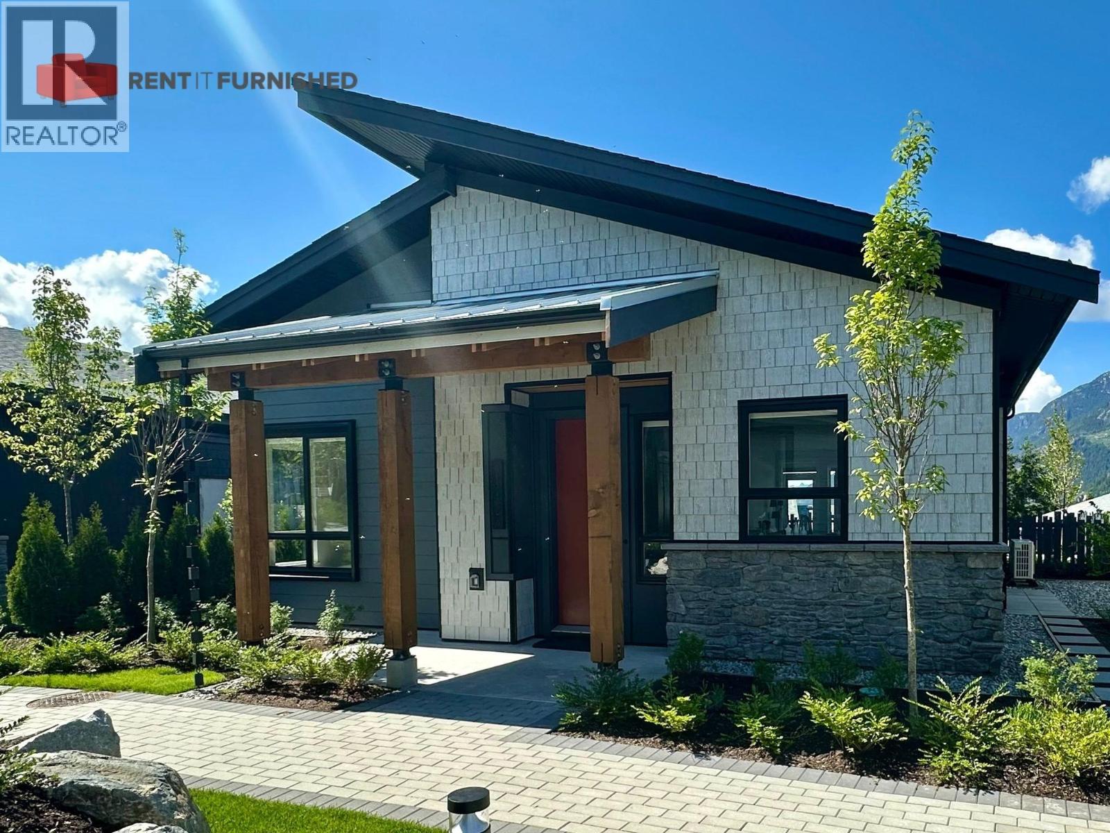 41215 Highline Mews Property Photo 1
