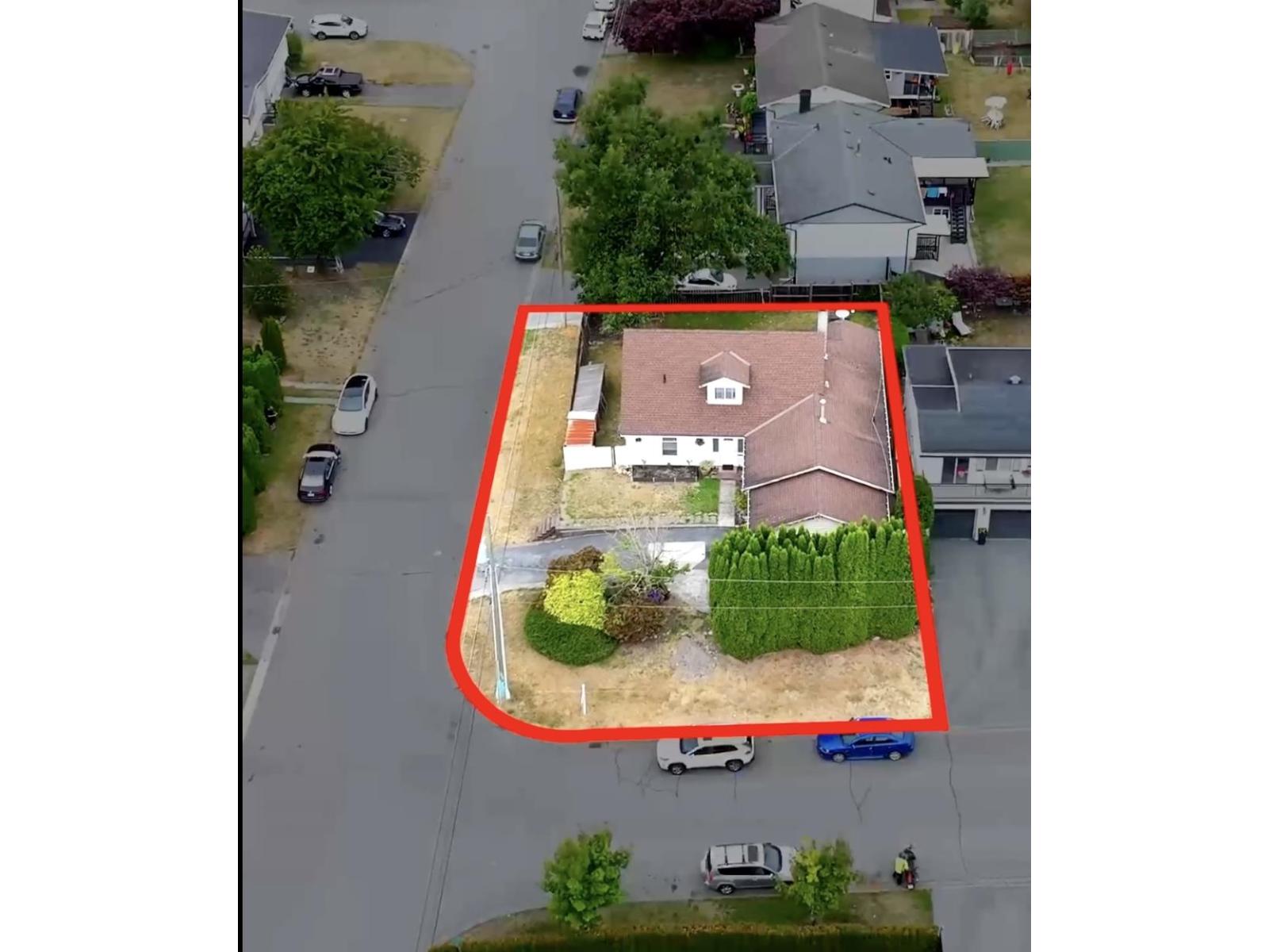 11565 77a Avenue Property Photo 2