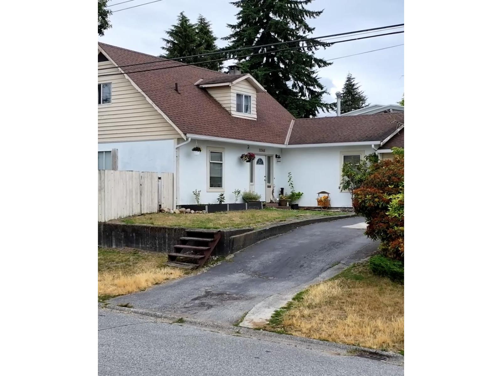 11565 77a Avenue Property Photo 3